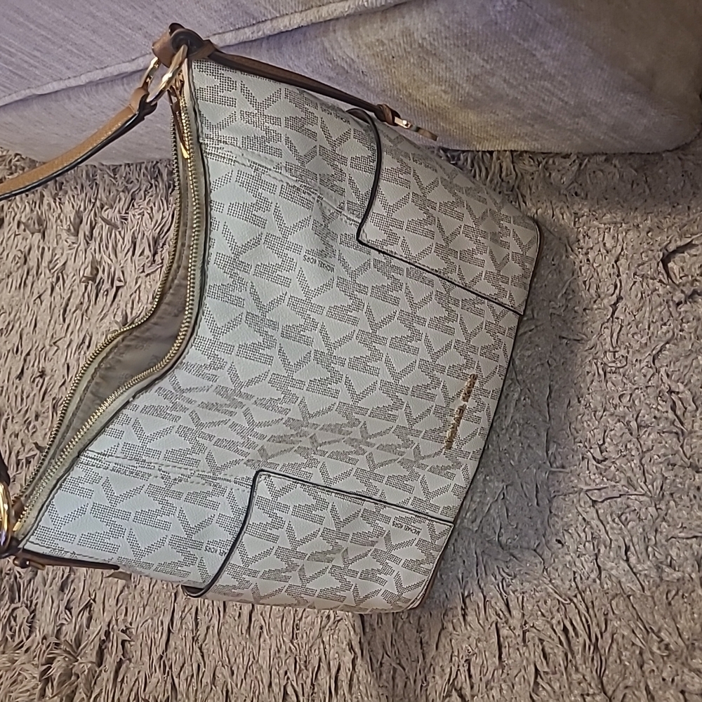 Michael Kors Cream Shoulder Bag